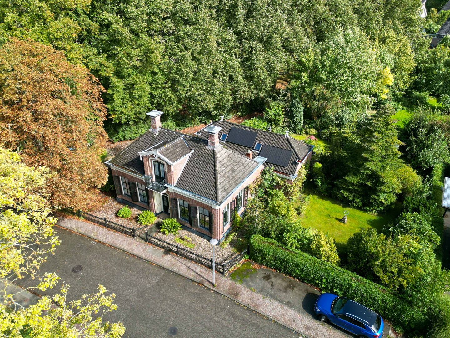 Photo 1 of Hereweg 8