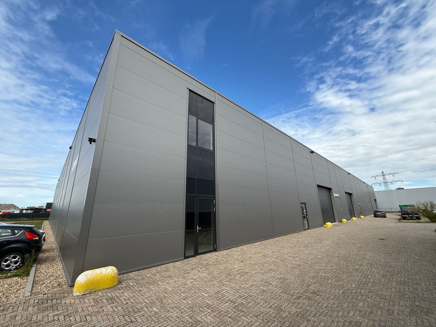 View photo 2 of Distributieweg 49