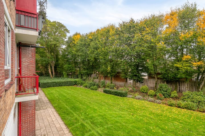 Foto 16 van Albardastraat 104