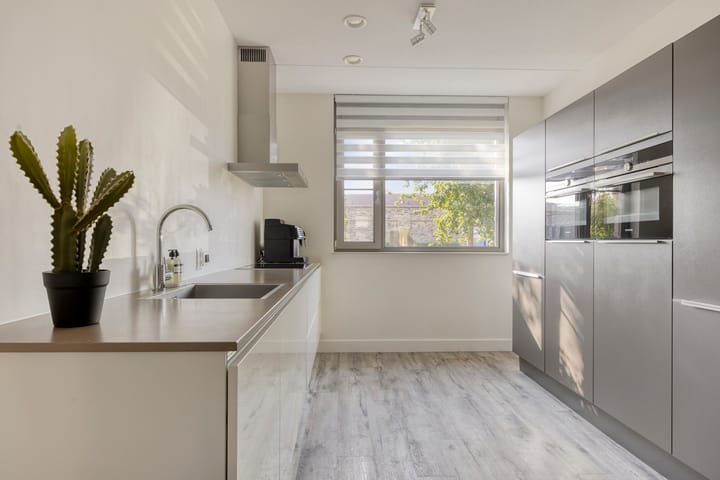 Photo 17 of Zaltbommelstraat 19