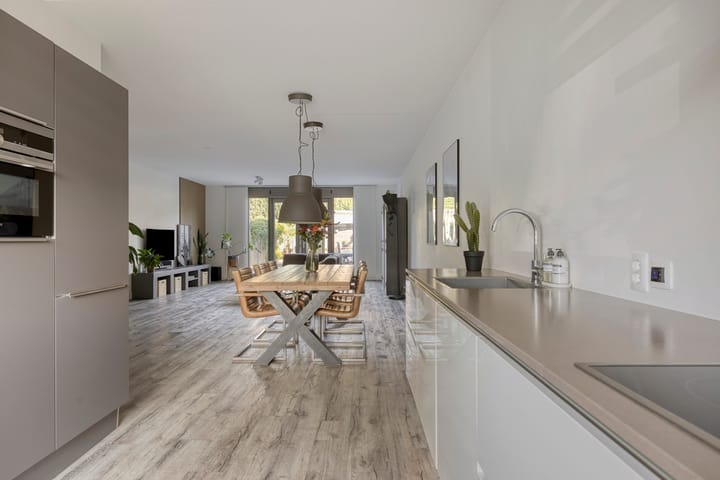 Photo 18 of Zaltbommelstraat 19