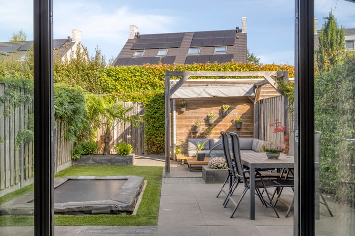 Photo 42 of Zaltbommelstraat 19