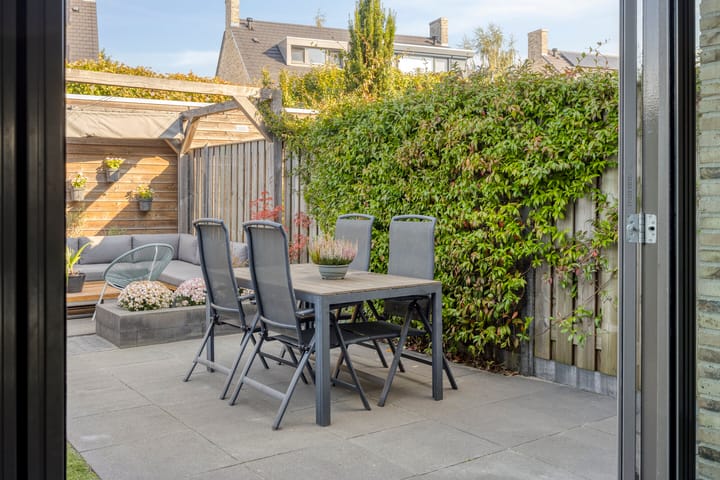 Photo 43 of Zaltbommelstraat 19