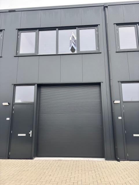 Neon 9-r, Oud Gastel