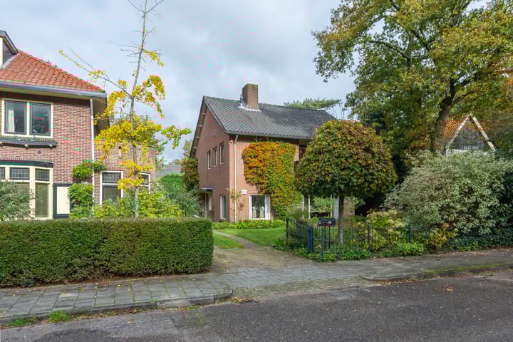 Photo 2 of Laarderweg 110-C