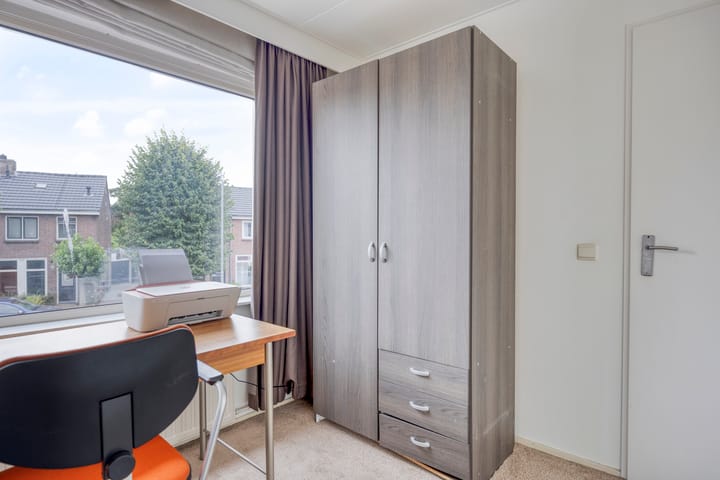 Photo 19 of Thomas van Diessenstraat 39