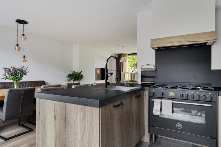 Photo 17 of Van Wijnbergenlaan 46