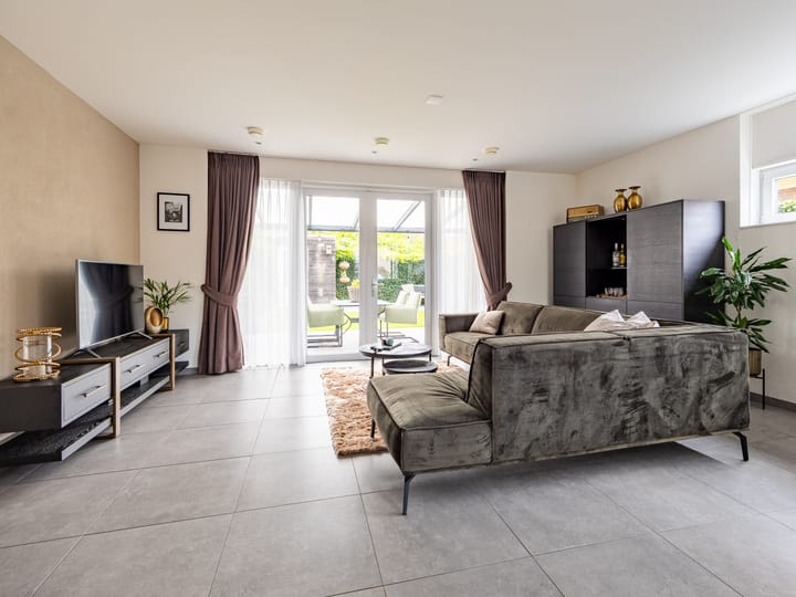 Photo 2 of Dr.v.d.Hoevenlaan 3-F