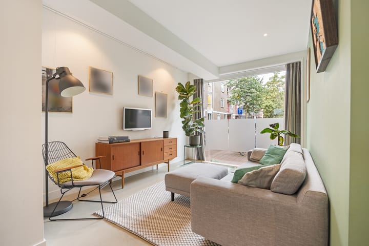 Photo 5 of Vrolikstraat 252-H