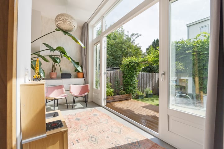 Photo 14 of Vrolikstraat 252-H