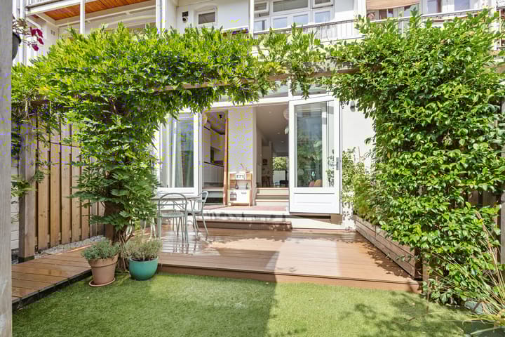 Photo 17 of Vrolikstraat 252-H