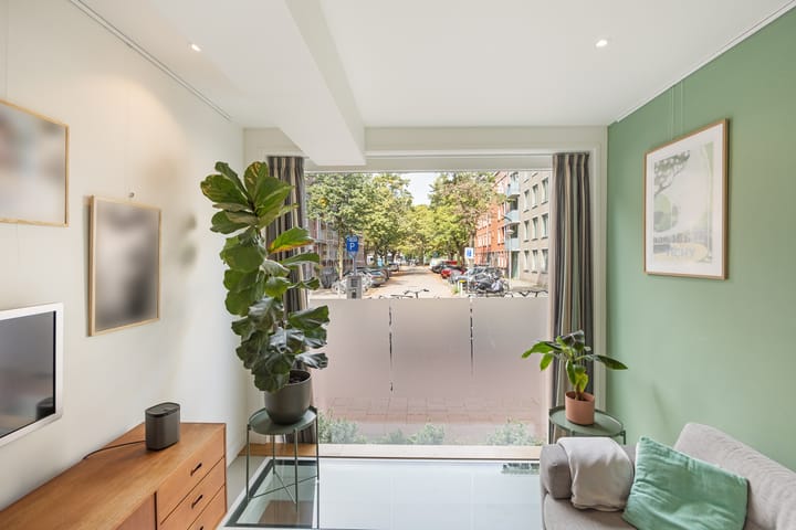 Photo 32 of Vrolikstraat 252-H