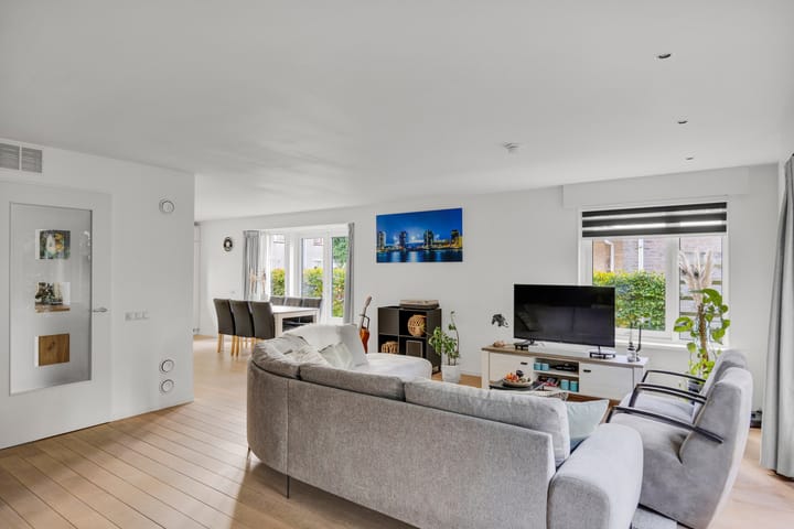 Photo 9 of Menno van Coehoornstraat 39