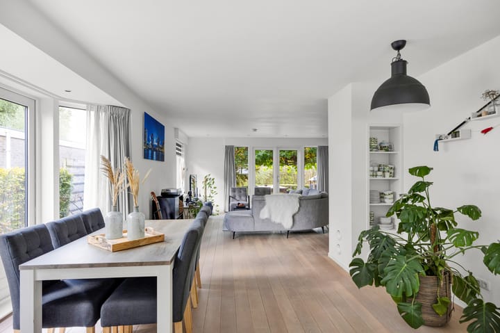 Photo 15 of Menno van Coehoornstraat 39