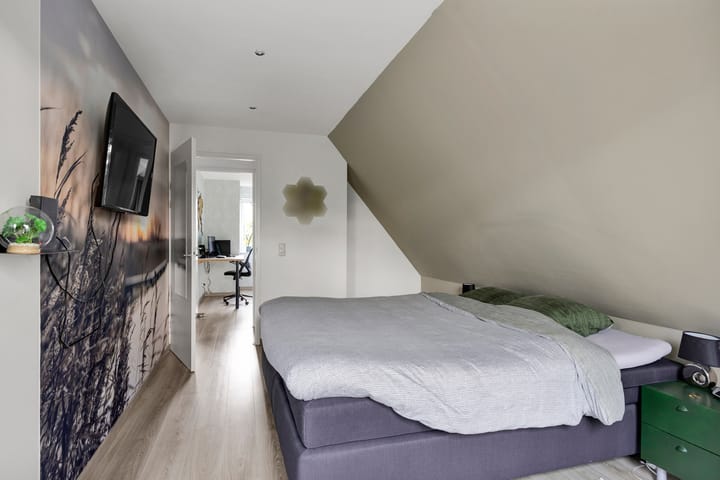 Photo 24 of Menno van Coehoornstraat 39