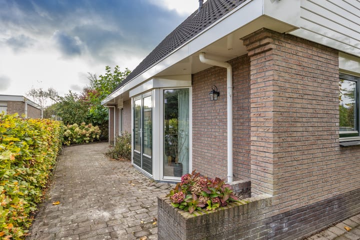 Photo 36 of Menno van Coehoornstraat 39