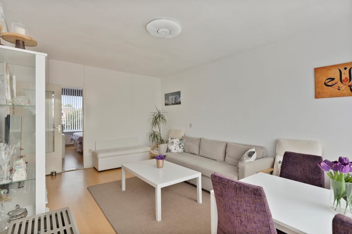 Foto 11 van Tholenstraat 64