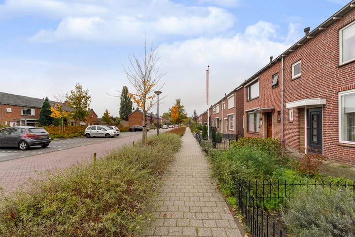 Foto 38 van van Berckenrodelaan 37