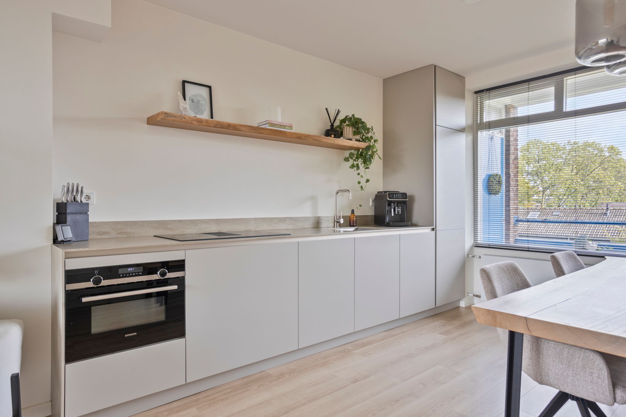 Photo 12 of Pieter de Hooghstraat 35-B