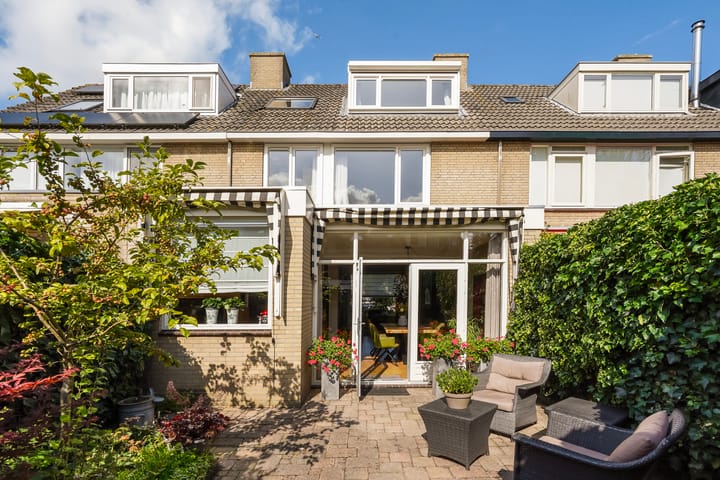 Photo 3 of Vincent van Goghstraat 23