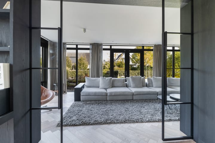 Photo 38 of Achter-Catwijk 17