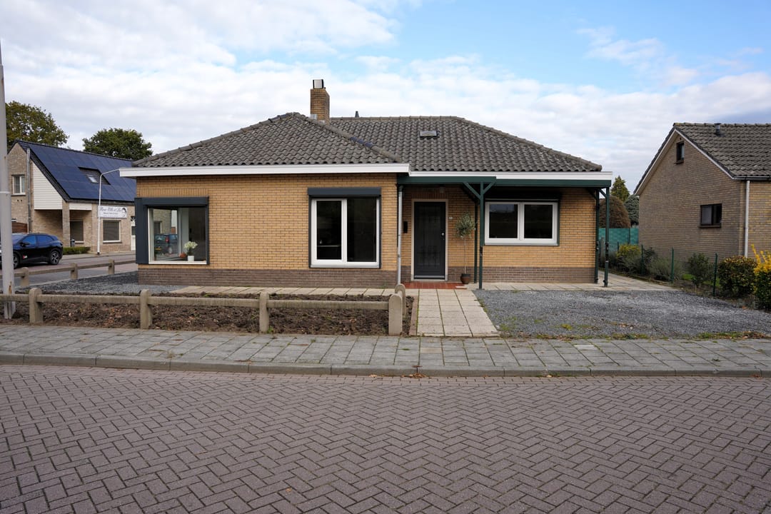 Foto 1 van Mgr. de Backerestraat 1