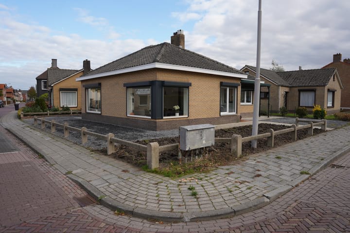 Photo 30 of Mgr. de Backerestraat 1