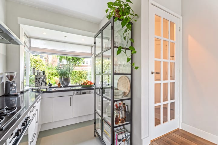 Photo 17 of Trompstraat 66