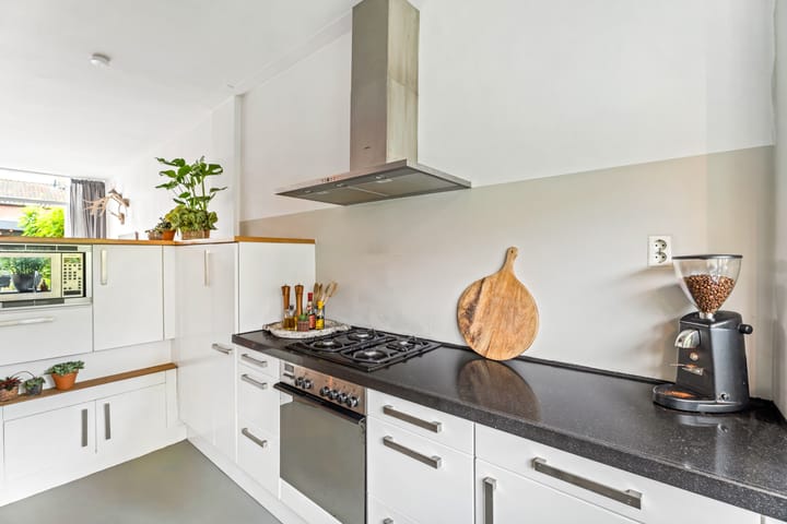 Photo 19 of Trompstraat 66