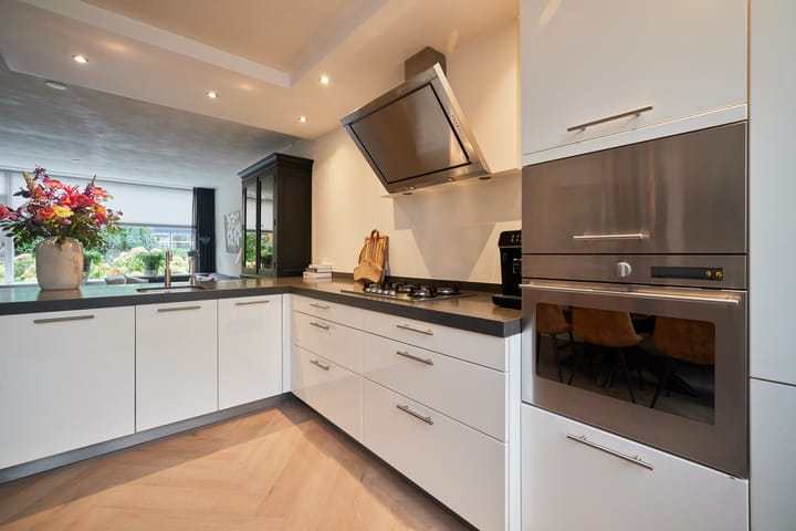 Foto 12 van van Hamelstraat 92