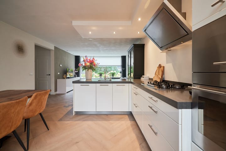 Foto 13 van van Hamelstraat 92