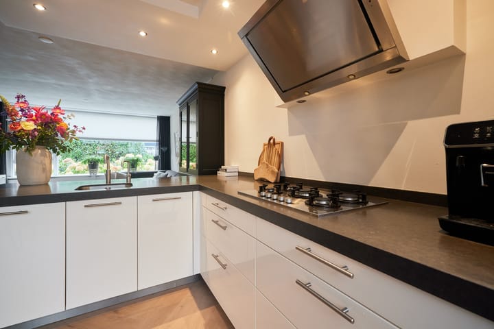 Foto 15 van van Hamelstraat 92