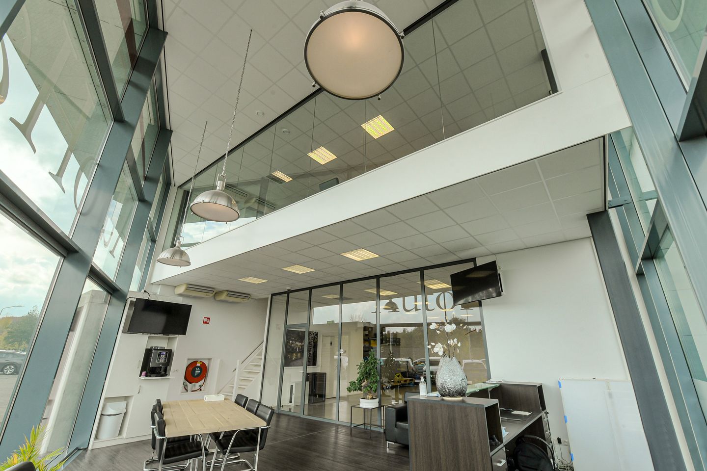 Bekijk foto 3 van Neerloopweg 28