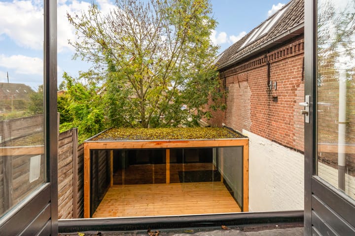 Photo 23 of Voorstraat 44