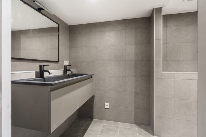 Photo 27 of Voorstraat 44