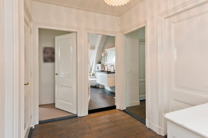 Photo 35 of Wilhelminastraat 13