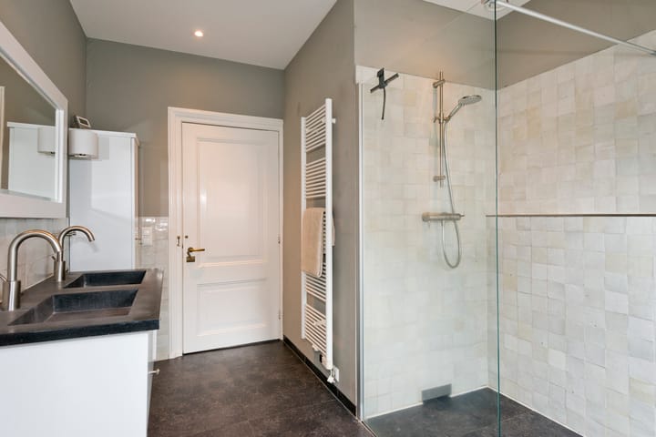 Photo 44 of Wilhelminastraat 13