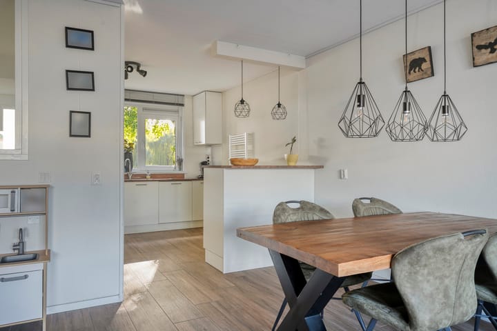 Foto 2 van C. van Eesterenplein 54