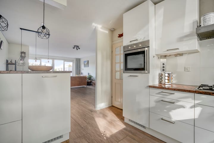 Foto 15 van C. van Eesterenplein 54