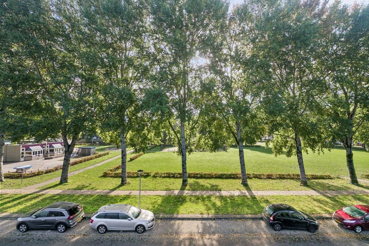 Foto 31 van C. van Eesterenplein 54