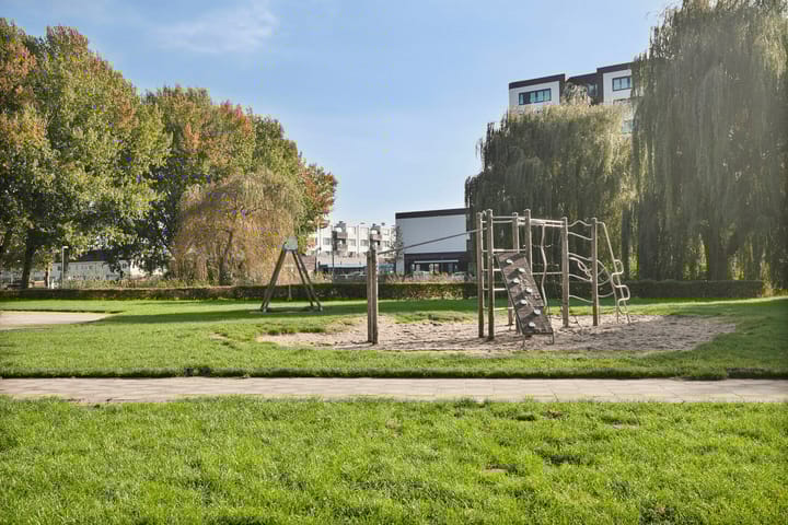 Foto 36 van C. van Eesterenplein 54