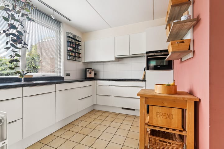 Photo 15 of De Gasperistraat 5