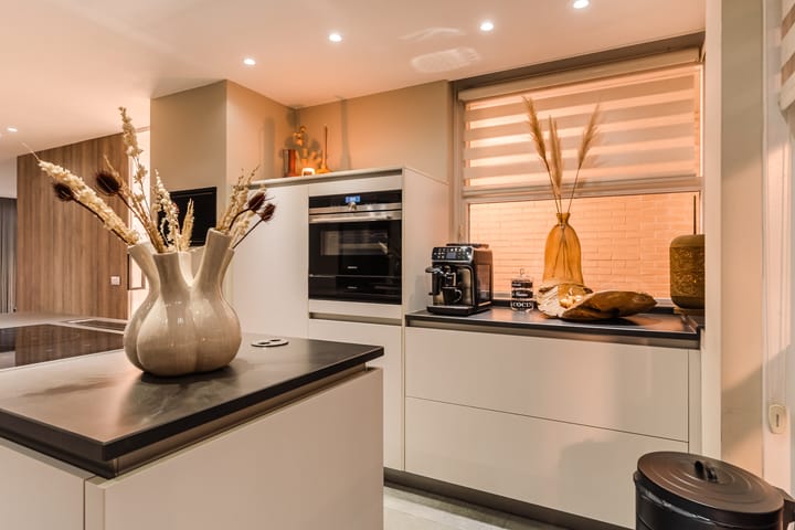 Foto 9 van Warmoesstraat 9