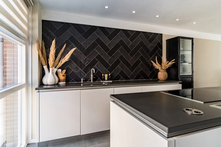 Foto 10 van Warmoesstraat 9