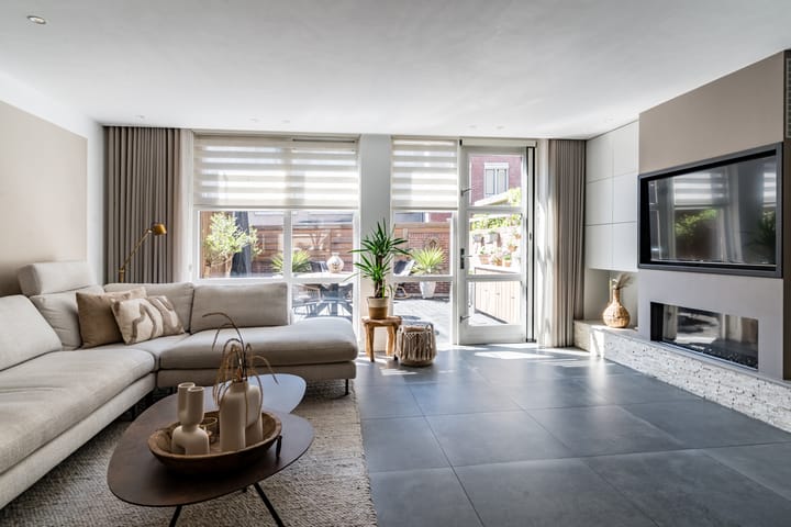 Foto 12 van Warmoesstraat 9