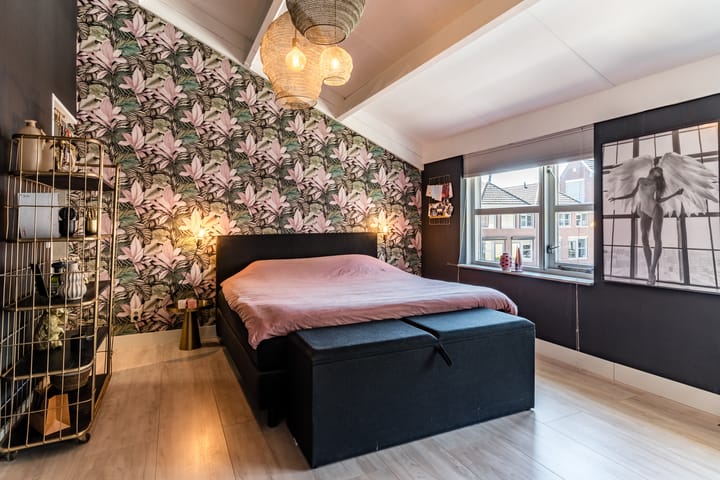 Foto 24 van Warmoesstraat 9