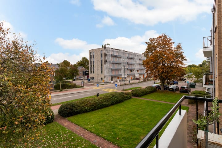 Photo 11 of Burgemeester Jur. Visserlaan 32