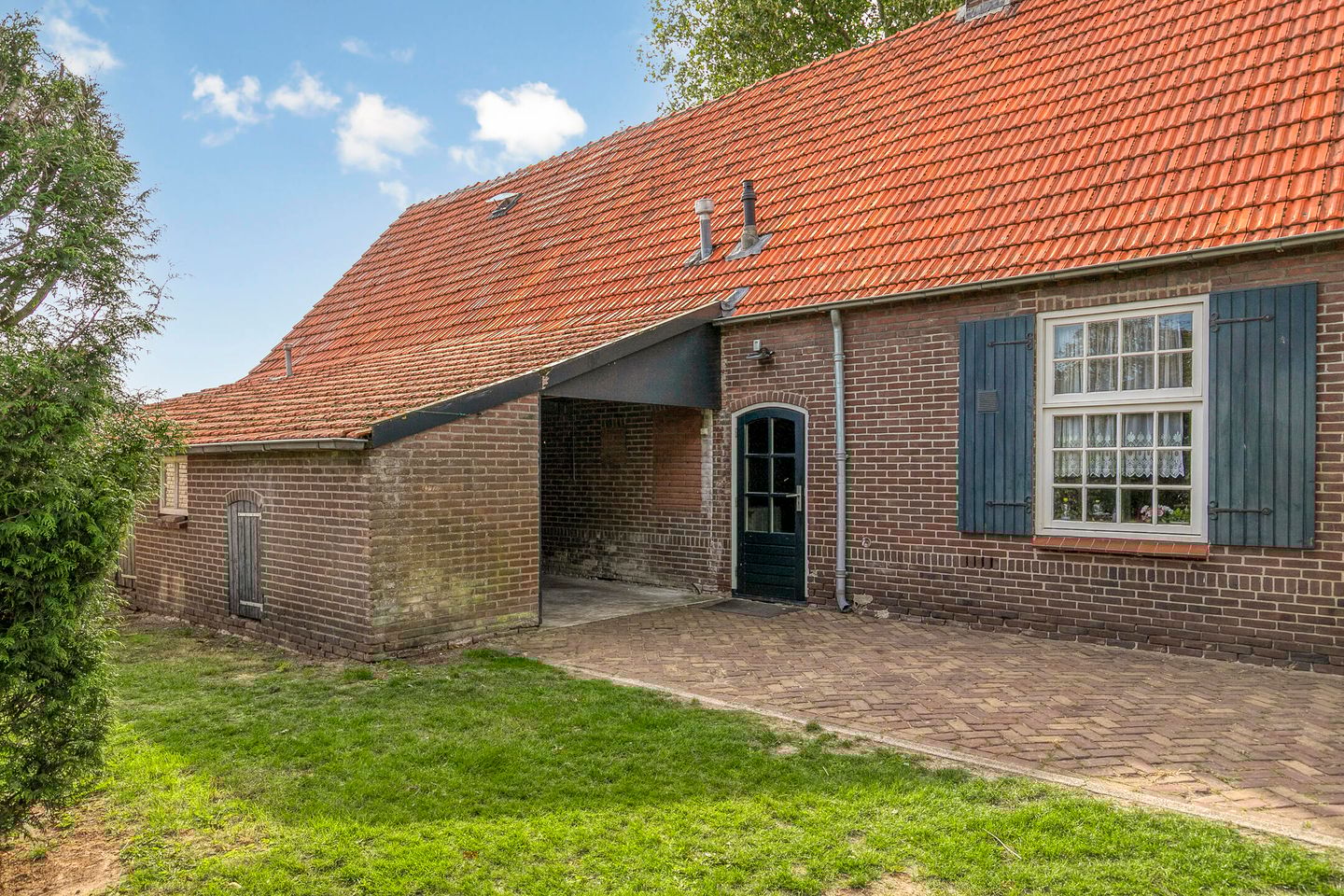 Foto 4 van Menzel 48