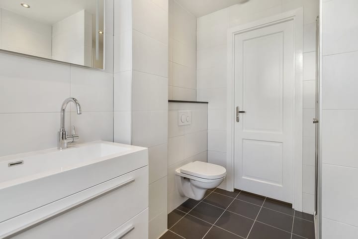 Photo 11 of Van Speijkstraat 179-4