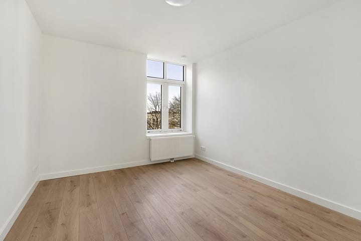 Photo 14 of Van Speijkstraat 179-4